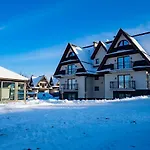 Royal & Zakopane-cyrhla Апартаменты *