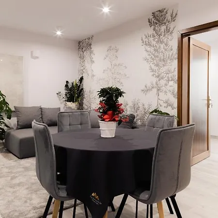 Royal & Zakopane-cyrhla Apartment Zakopane